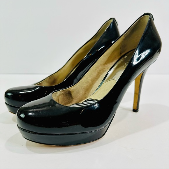 MICHAEL KORS IONNA BLACK SIZE 8 1/2 PATENT LEATHER 4โ HEELS GREAT CONDITION - Picture 2 of 8